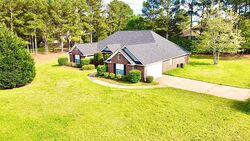 Pre-foreclosure in  Lakeshore Ct Mcdonough, GA 30252