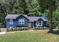 Pre-foreclosure in  Maplewood Ln Acworth, GA 30101