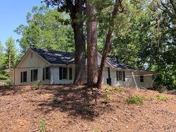 Pre-foreclosure in  Grant Ave Manchester, GA 31816