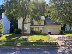 Pre-foreclosure in  Rosewood Cir Jonesboro, GA 30238