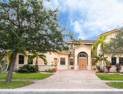 Pre-foreclosure in  Sw 24th St Hollywood, FL 33029