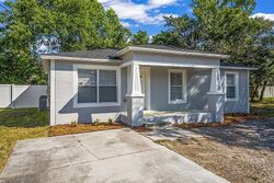 Pre-foreclosure in  Lamont Ave New Port Richey, FL 34654