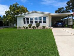 Pre-foreclosure in  Windsor St Tavares, FL 32778