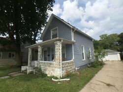 Pre-foreclosure in  Walnut Ave Elgin, IL 60123