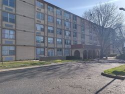 Pre-foreclosure in  W 76th St Chicago, IL 60652