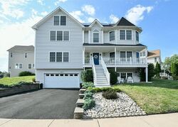 Pre-foreclosure in  Meadow View Rd East Haven, CT 06512