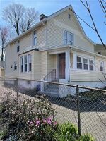Pre-foreclosure in  Toms Rd Stamford, CT 06906