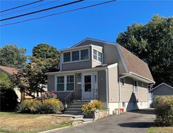 Pre-foreclosure in  Reitter St Stratford, CT 06614
