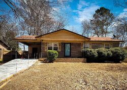 Pre-foreclosure in  Hoover St Malvern, AR 72104