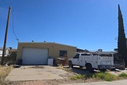 Pre-foreclosure in  Louise Ave Kingman, AZ 86401