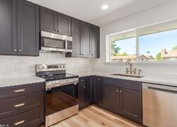 Pre-foreclosure in  W Villa Rita Dr Phoenix, AZ 85023