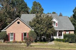 Pre-foreclosure in  Deer Ridge Run Pinson, AL 35126