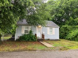  Central Ave, Hopewell VA