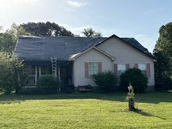 Pre-foreclosure in  Nowell Rd Medina, TN 38355