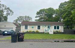 Pre-foreclosure in  Arpage Dr E Shirley, NY 11967