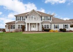  Fox Ln, Lake Grove NY