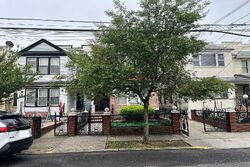 Pre-foreclosure in  123rd St South Richmond Hill, NY 11419