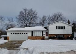 Pre-foreclosure in  Green Acres Dr Cleveland, OH 44134
