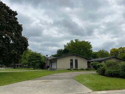 Pre-foreclosure in  Twyckingham Way Southfield, MI 48034