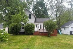 Pre-foreclosure in  S Merchant Ave Fremont, MI 49412