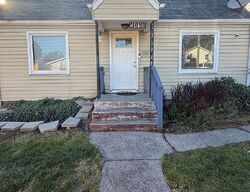 Pre-foreclosure in  S Cushman Ave Tacoma, WA 98408