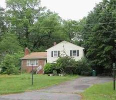 Pre-foreclosure in  Elmbrook Rd Richmond, VA 23228