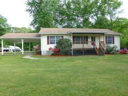 Pre-foreclosure in  Bull Neck Rd Caret, VA 22436