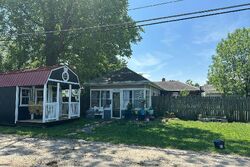 Pre-foreclosure in  N Willow Rd Evansville, IN 47711