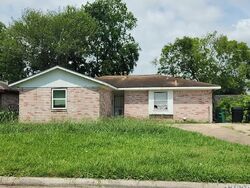 Pre-foreclosure in  Segrest Dr Houston, TX 77047