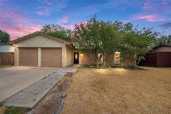  Leatherleaf Ln, Arlington TX