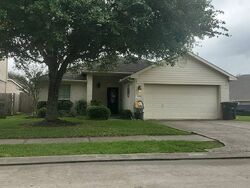  Winding Trail Ln, Alvin TX