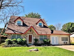 Pre-foreclosure in  S Hampshire St Fort Worth, TX 76179