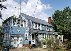 Pre-foreclosure in  Ruckel Rd Akron, OH 44305