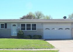 Pre-foreclosure in  Wren Dr Florissant, MO 63031