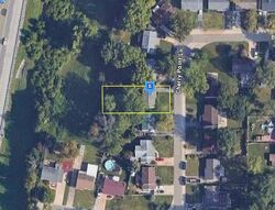 Pre-foreclosure in  Cherry Point Ln Maryland Heights, MO 63043