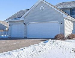 Pre-foreclosure in  Hanover Ct Davenport, IA 52807