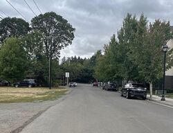 Pre-foreclosure in  Ne 25th Ave Hillsboro, OR 97124