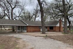 Pre-foreclosure in  W Rock Creek Dr Cache, OK 73527