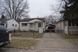 Pre-foreclosure in  Inglewood Ave Pontiac, MI 48340