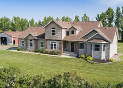 Pre-foreclosure in  Sky Ln Bismarck, ND 58503