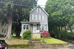 Pre-foreclosure in  Emmett Ave Derby, CT 06418
