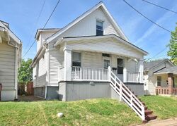 Pre-foreclosure in  Schiller Pl Saint Louis, MO 63116