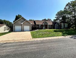Pre-foreclosure in  Summit Pass Waynesville, MO 65583