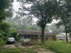 Pre-foreclosure in  Kay White Cir Greenwood, MS 38930