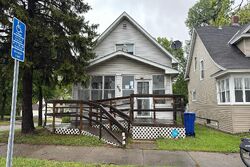 Pre-foreclosure in  Saint Anthony Ave Saint Paul, MN 55104