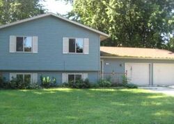Pre-foreclosure in  Willow Dr W Annandale, MN 55302