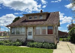 Pre-foreclosure in  Arden Ave Warren, MI 48092