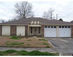 Pre-foreclosure in  Manchester Ln La Place, LA 70068