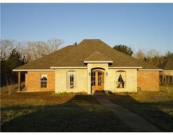 Pre-foreclosure in  Legacy Loop Pineville, LA 71360