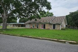 Pre-foreclosure in  Norwood Dr Jennings, LA 70546